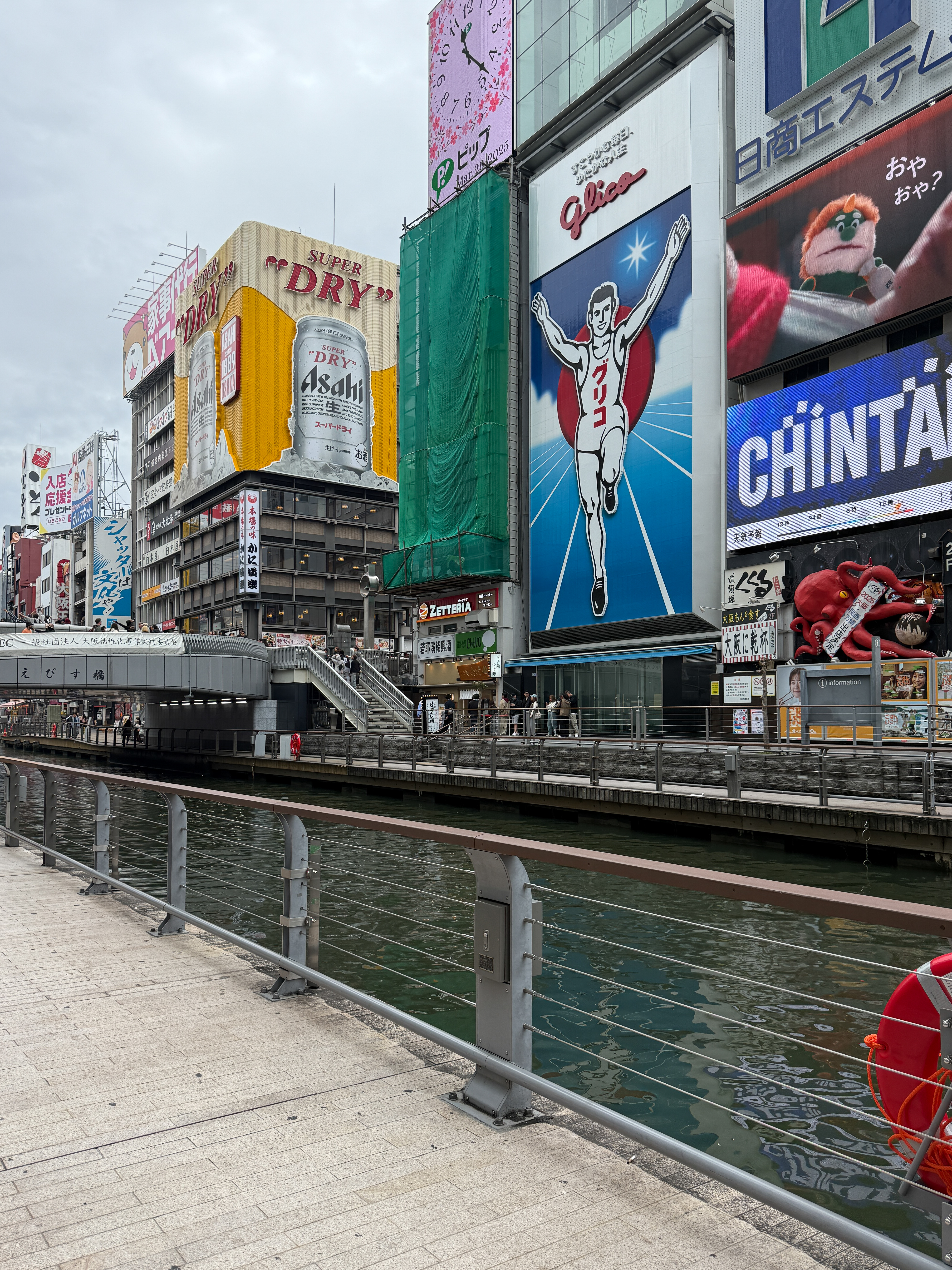 photo-rf5W9GZVtSU1SZIn